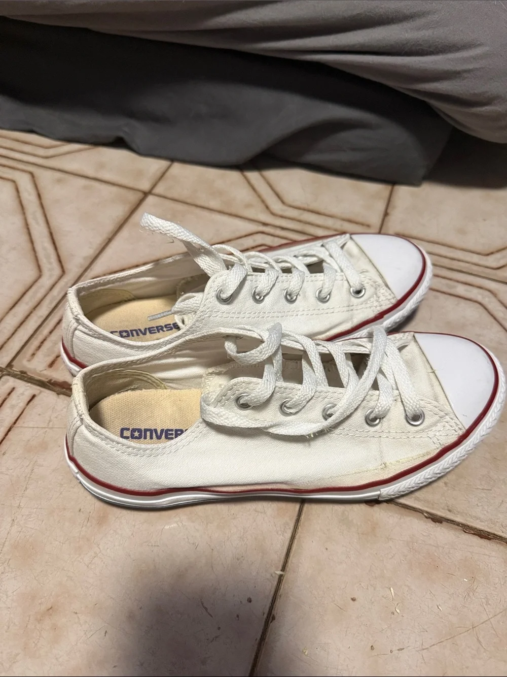 Converse youth size
